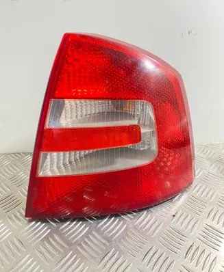 Skoda Octavia Mk2 (1Z) Rear/tail lights 1Z5945096A 1Z5945112A
