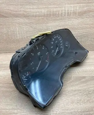Opel Zafira A Speedometer (instrument cluster) 09228757 FORDIESELLHD