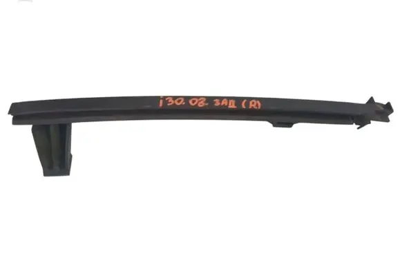 Hyundai i30 Rear door windshield rail 835202L000