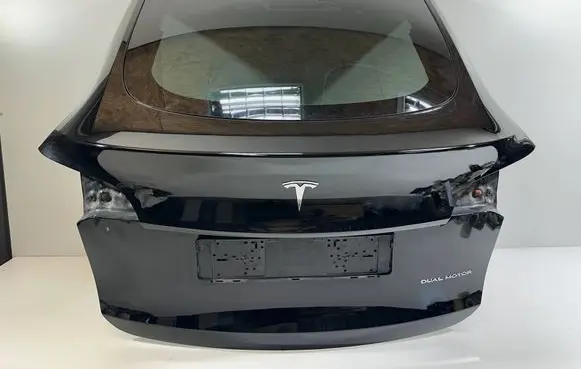 Tesla Model Y Tailgate/trunk/boot lid 