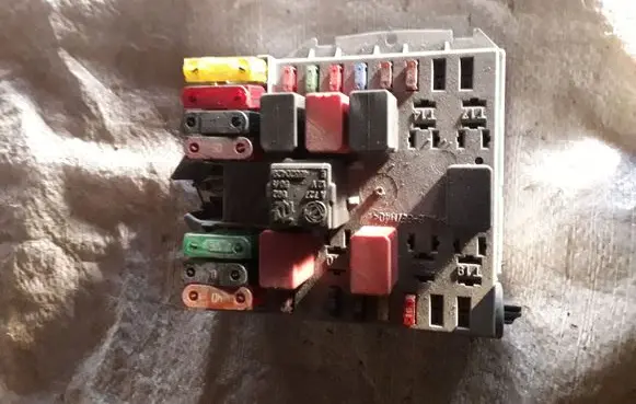 Fiat Punto (188) Fuse module