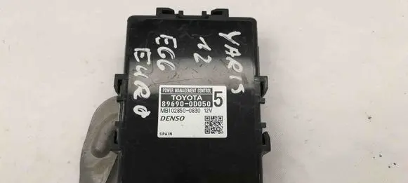 Toyota Yaris Other devices 896900D050