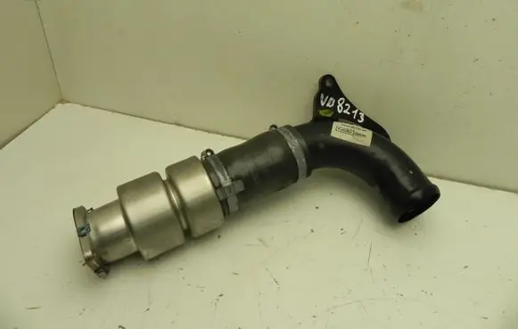 Ford Focus Air intake hose/pipe AV616C750AE VD8213