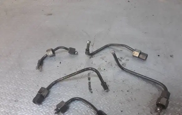 Opel Zafira B Fuel injector supply line/pipe 