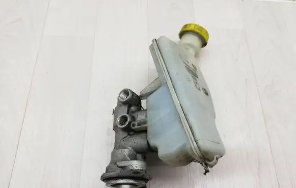 Citroen C3 Picasso Master brake cylinder 32069745