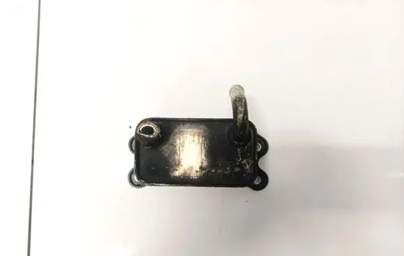 Volvo XC90 Engine oil radiator 8677973