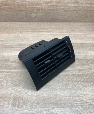 BMW 5 E39 Rear air vent grill 8391182