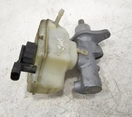 Skoda Octavia Mk2 (1Z) Master brake cylinder 1KT611301D