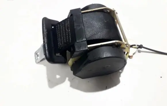 Middle seatbelt (rear)