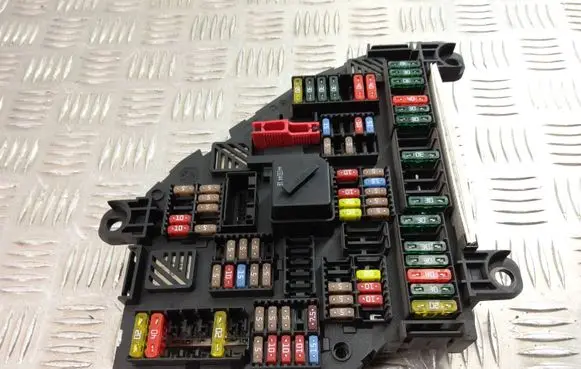 BMW 5 F10 F11 Fuse module 9264923