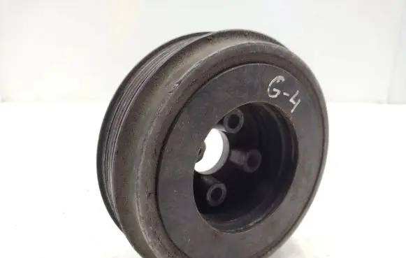 Volkswagen Golf IV Crankshaft pulley