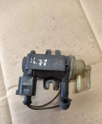 Volkswagen Golf VI Turbo solenoid valve 1K0906627B