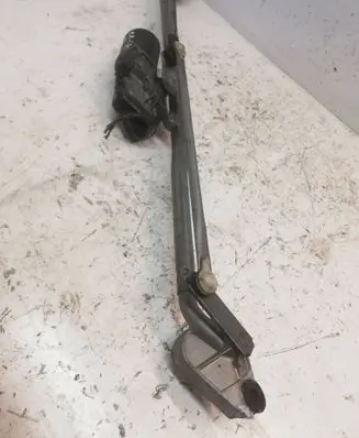 Chrysler 300 - 300C Front wiper linkage and motor 04805711AA
