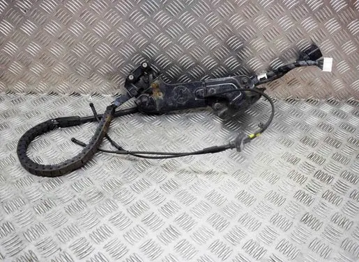 KIA Carnival Sliding door upper roller guide/hinge 916504D520