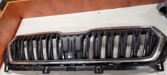 Skoda Karoq Front bumper upper radiator grill 57A853653G