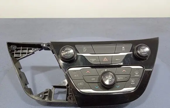Chrysler Pacifica Climate control unit P68238885AE