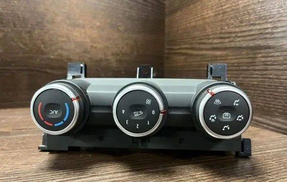 Renault Trafic III (X82) Climate control unit 285257697R T447381