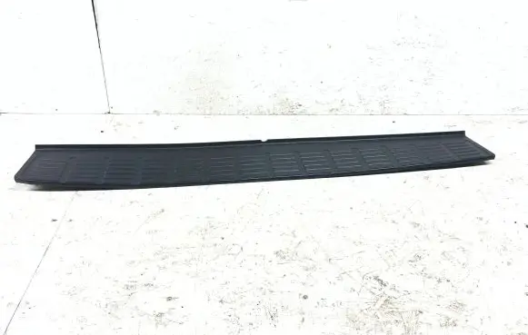 Toyota Hilux (AN10, AN20, AN30) Rear bumper trim bar molding 521590K010