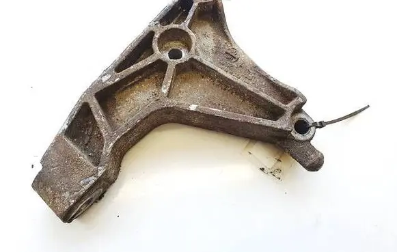 Opel Zafira A Engine mounting bracket 24407004