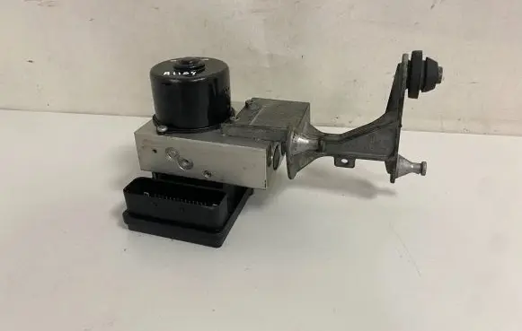 Mercedes-Benz C W203 ABS Pump A2034310240
