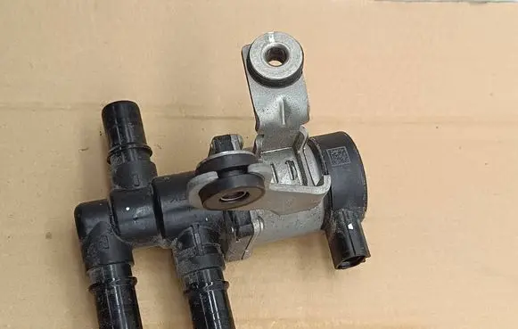 KIA EV6 Webasto circulation pump for autonomous heater 375W3GI200 2206170371