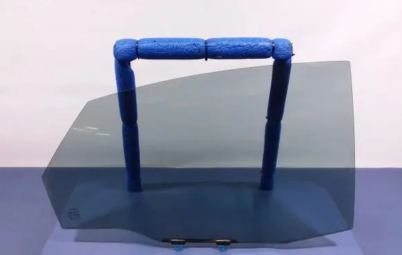 Toyota Avensis T220 Rear door window glass