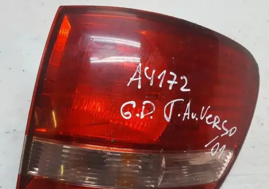 Toyota Avensis Verso Rear/tail lights