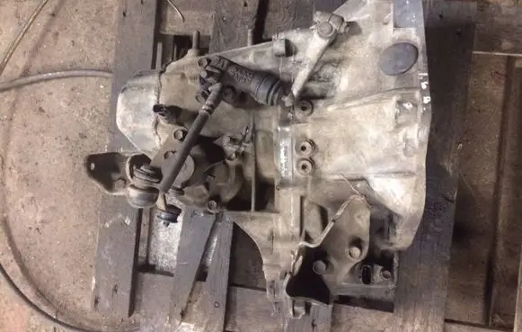 Suzuki Liana Manual 5 speed gearbox 1L20J024