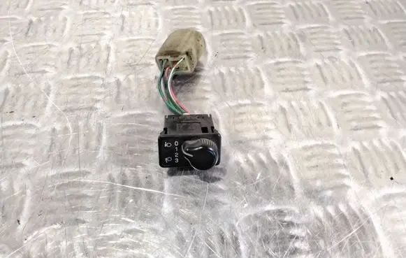 Subaru Impreza I Headlight level height control switch