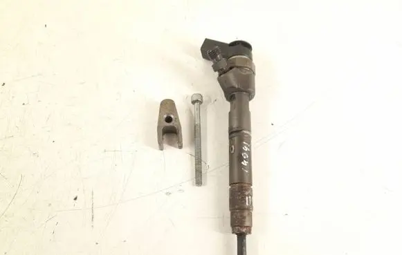Mercedes-Benz A W169 Fuel injector 6400700787 A6400700787