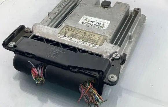 Audi A4 S4 B8 8K Engine control unit/module 8K2907115D 8R0907115A 0261201906