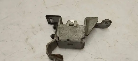 Mercedes-Benz E W212 Other engine bay part A2124900440