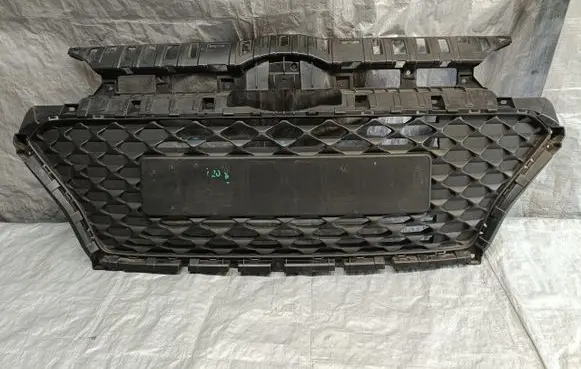 Hyundai i20 (GB IB) Front bumper upper radiator grill 86569-C8BA0