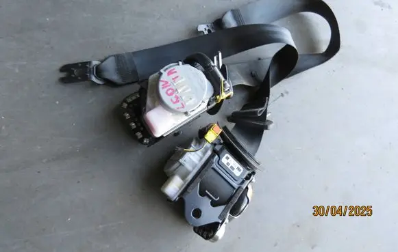 Seat Leon (5F) Front seatbelt 0589P1000220