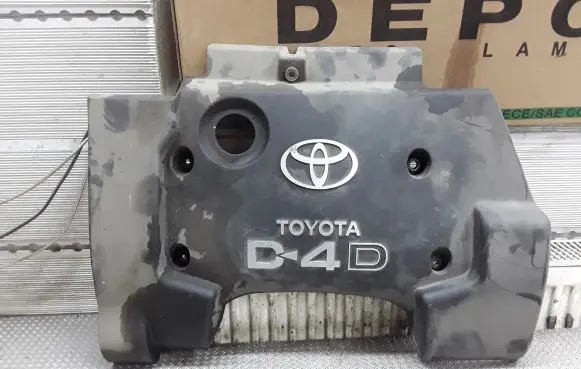 Toyota Corolla Verso E121 Engine cover (trim)