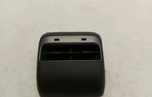 Rear air vent grill