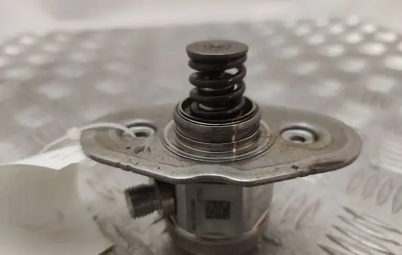 Fuel injection high pressure pump