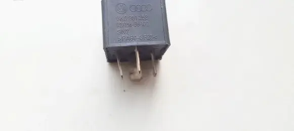 Audi A5 8T 8F Other relay 8k0951253 v23136-b6-x72