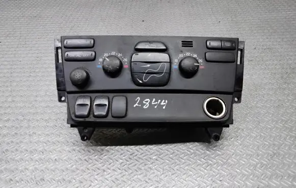 Volvo V70 Climate control unit 8697140