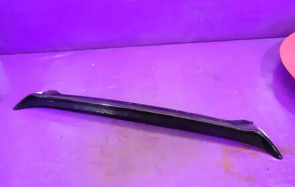 Tailgate/trunk spoiler