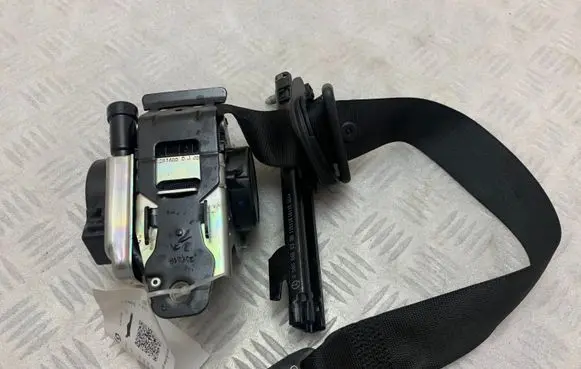 Mercedes-Benz GLC X253 C253 Front seatbelt A2058600285 A0008600388
