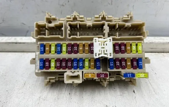 Nissan Rogue Fuse box set 4cl0b 4cl0b6e05 4cl0bc1294
