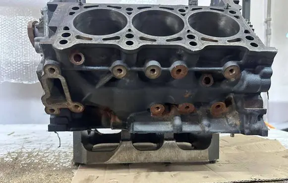 Audi A6 S6 C6 4F Engine block 059103021AD