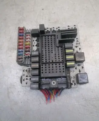 Volvo S60 Fuse module 8688153 HWPN8645729