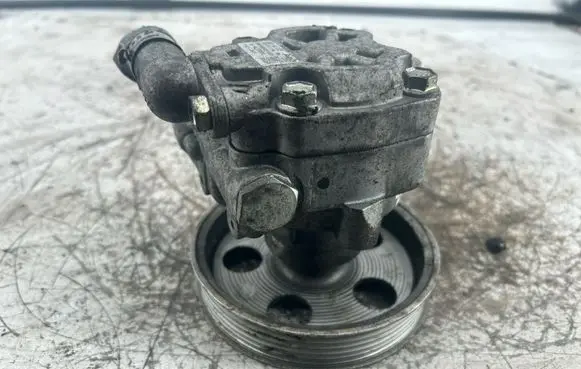 Audi A4 S4 B8 8K Power steering pump 8K0145153F