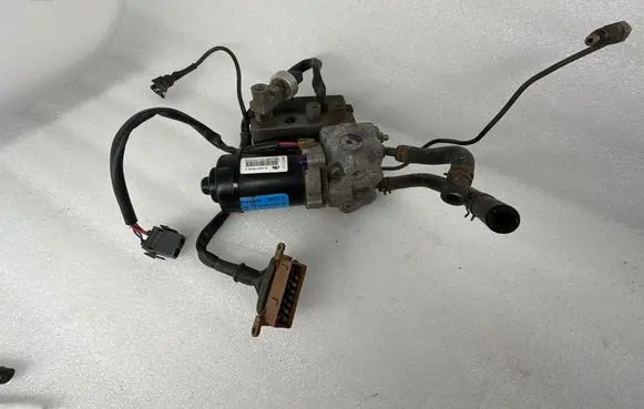Volvo 850 ABS Pump 30639115 10020202344