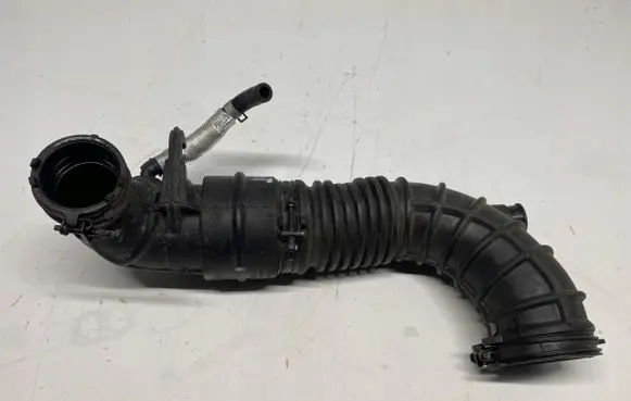 KIA Rio Air intake duct part 28140-H8300