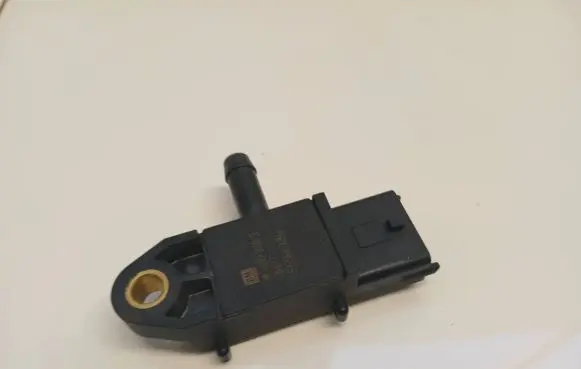 Opel Insignia A Exhaust gas pressure sensor 55566186 HH27 28403014003