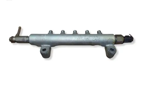 Nissan Primera Fuel main line pipe 