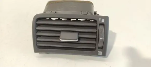 Toyota Avensis T250 Dashboard side air vent grill/cover trim